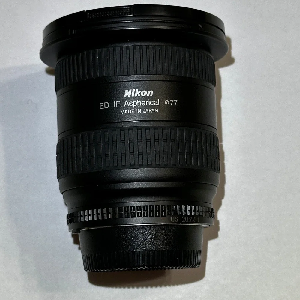 Nikon AF Nikkor 18-35mm f/3.5 4.5D ED Aspherical FX Wide Angle Zoom Lens w/ Caps